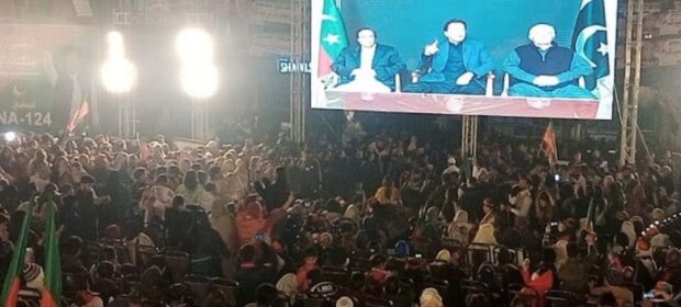Imran khan throws Punjab, KP gauntlet