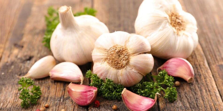 Can Garlic Lower Cholesterol Levels for Heart Health?