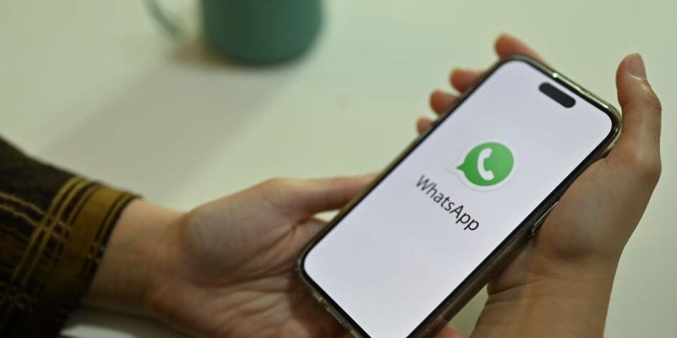 WhatsApp now offers a 'split view' screen for users
