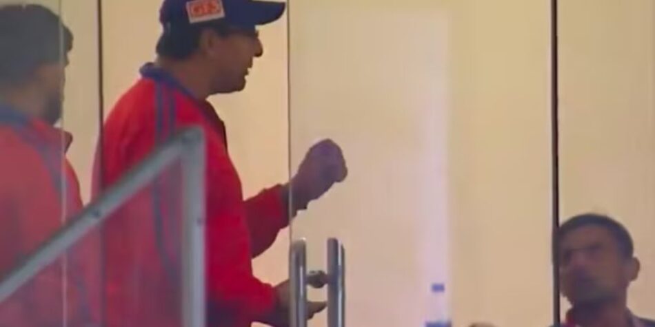 Watch: After another PSL loss, Wasim Akram reacts angrily in the dressing room