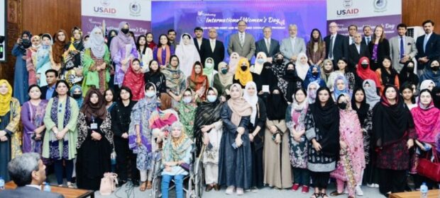 US Announces Hundreds of Scholarships