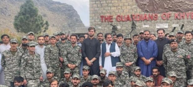 Shaheen Afridi Visits FC’s Historic Khyber Mess in Landi Kotal