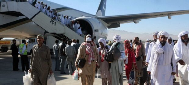 Pakistan announces Hajj flight date