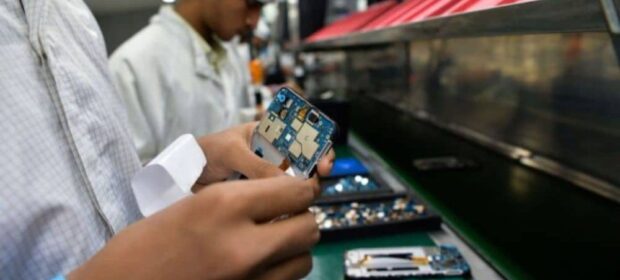 In the first 4 months of 2023, Pakistan manufactured 3.44 million phones