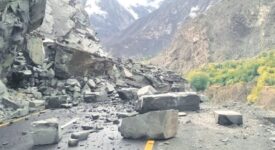 Hundreds Stranded as Gilgit-Skardu Road Gets Blocked By Massive Landslide