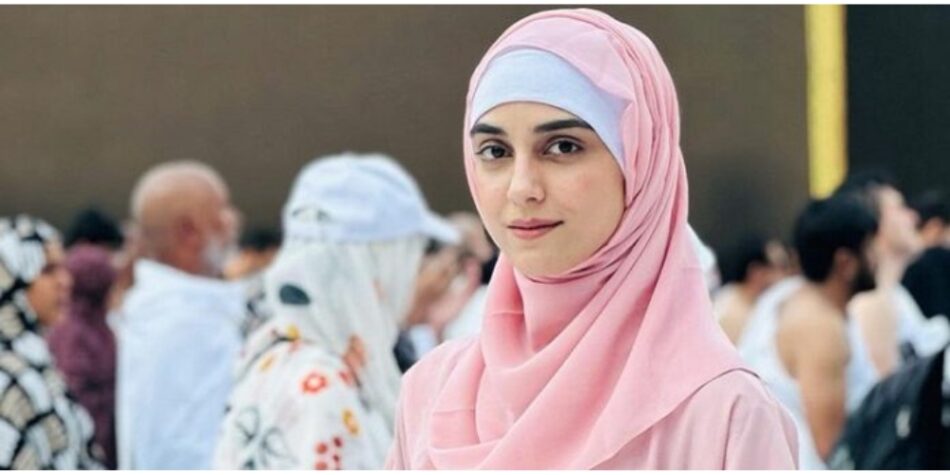 Pictures show Maya Ali performing Umrah with her family