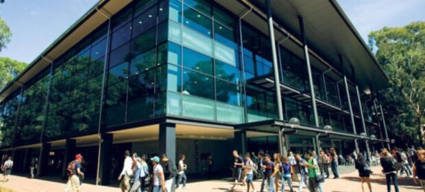 Australian University Announces Scholarships for Pakistani Students