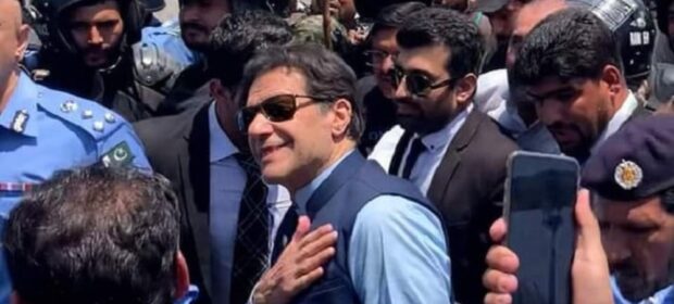 Defiant Imran galvanizes supporters to 'wield vote as weapon' on Feb 8