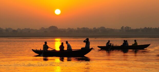 At least 14 Fishermen missing after Boat Capsizes near Thatta