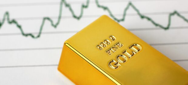 Gold prices decline after reaching record high