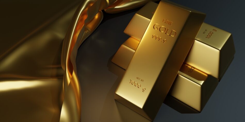 Gold spikes to new record